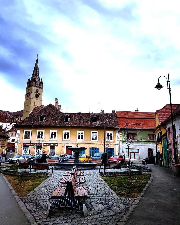 Crown Jewels Centre Sibiu Lägenhet Exteriör bild