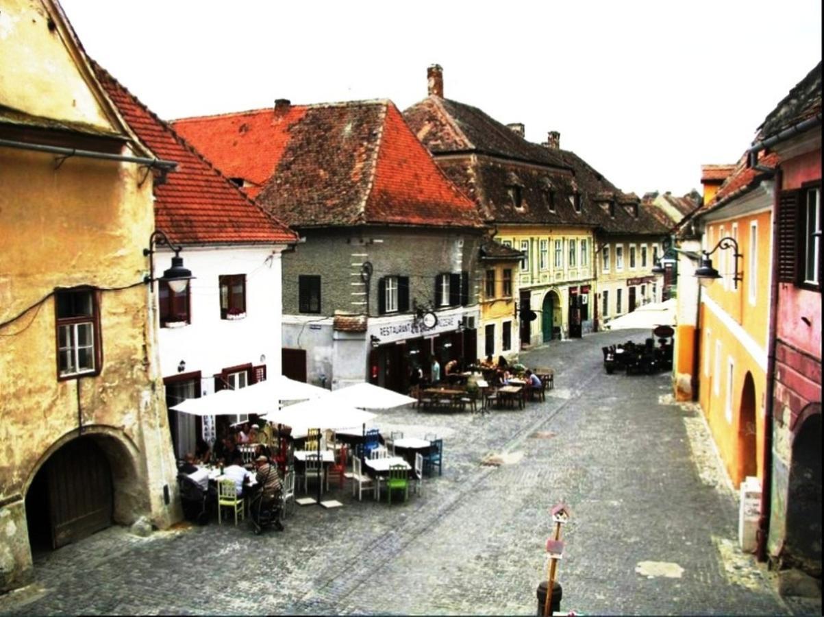 Crown Jewels Centre Sibiu Lägenhet Exteriör bild